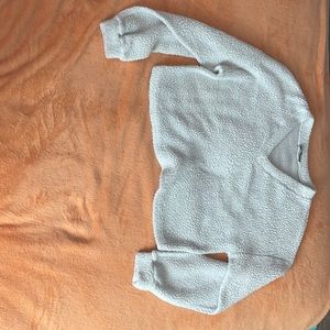 white cropped sweater/ size medium/ brand shein